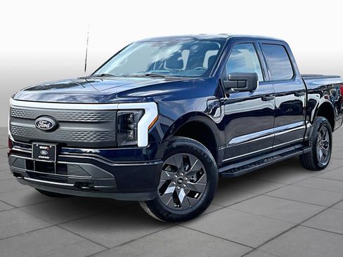 Used 2024 Ford F150 Lightning XLT image 2