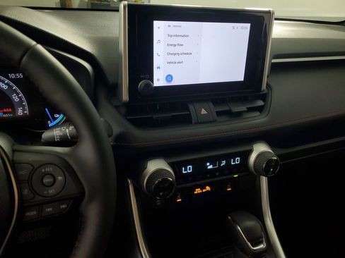 Used 2025 Toyota RAV4 SE image 17