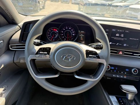 Used 2023 Hyundai Elantra SEL w/ Preferred Accessory Package image 20