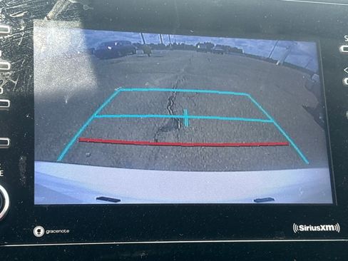 Used 2022 Toyota Camry LE image 5