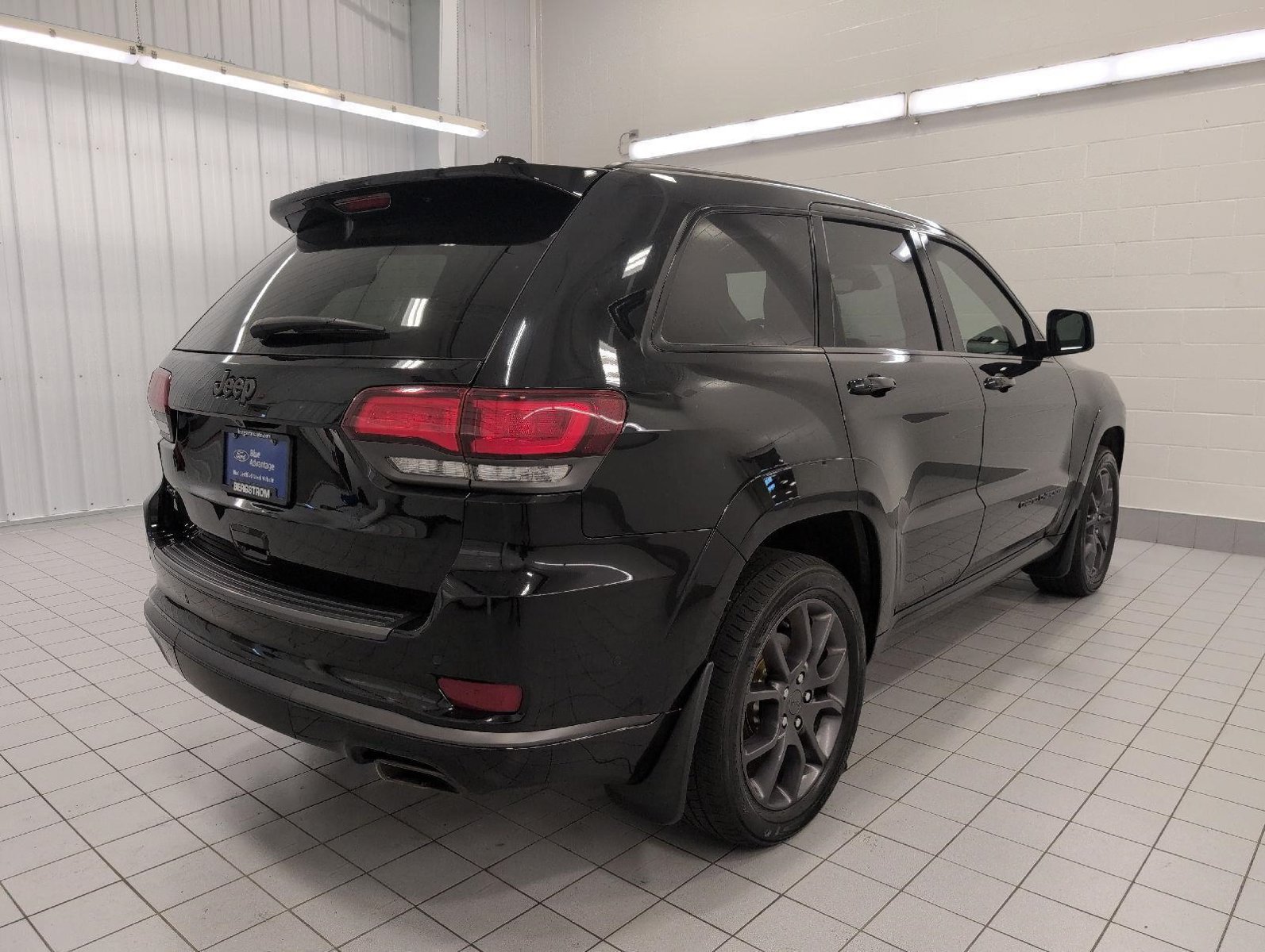 Used 2021 Jeep Grand Cherokee Overland AWD/4WD image 20