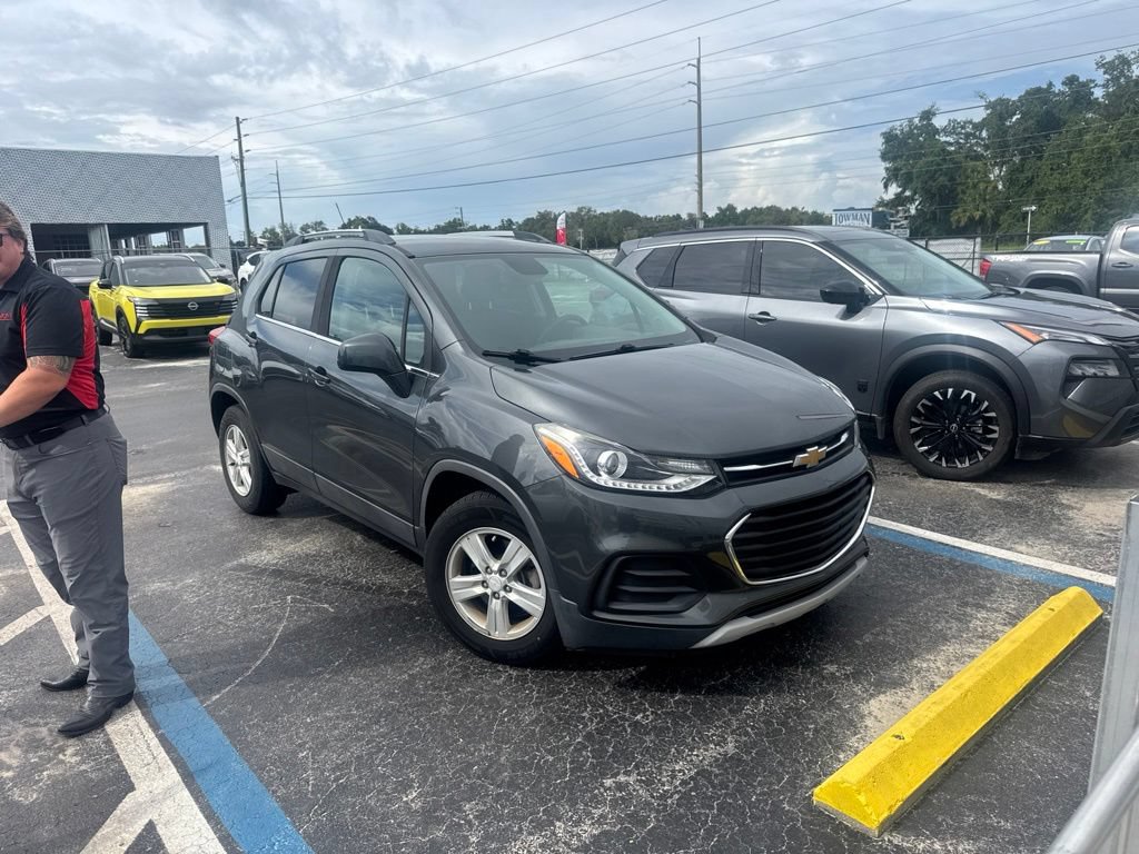 Used 2020 Chevrolet Trax LT FWD image 1