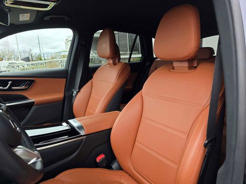 Used 2024 Mercedes-Benz GLC 300 4MATIC image 21