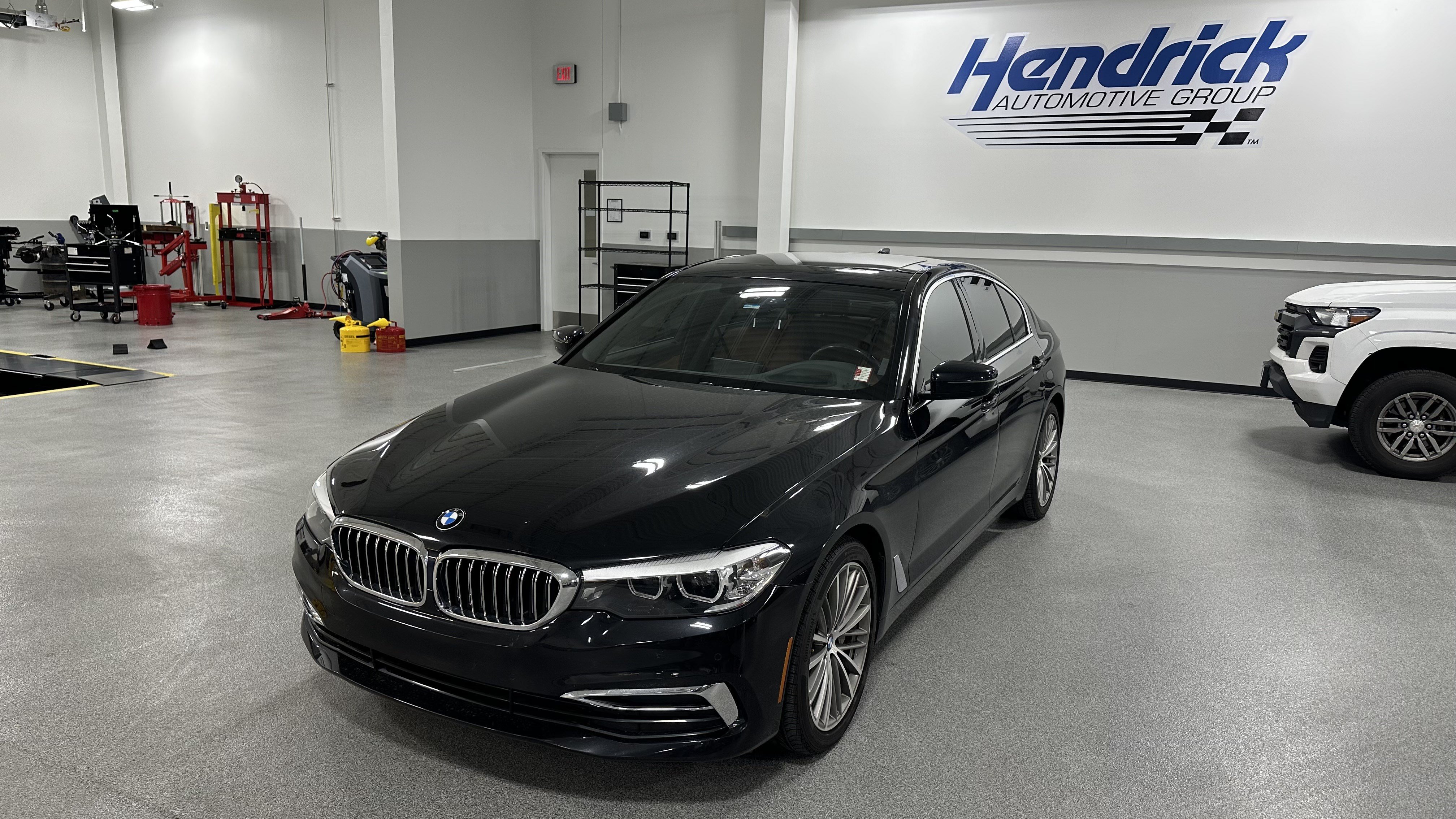 Used 2019 BMW 530i xDrive w/ Luxury Package AWD/4WD image 5