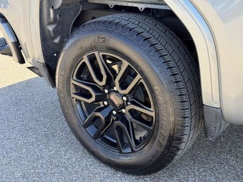 Used 2023 GMC Sierra 1500 Elevation image 13