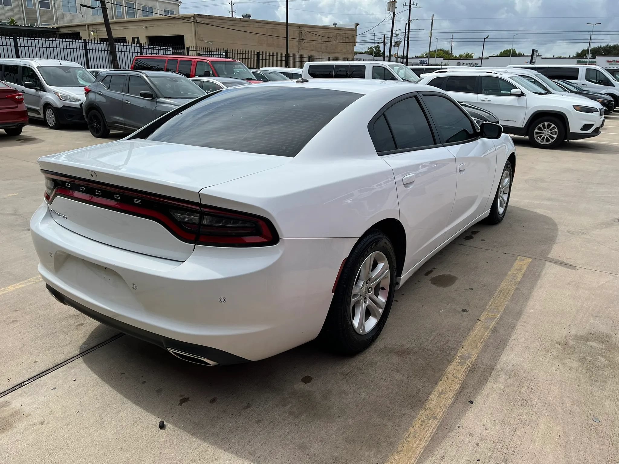 Used 2019 Dodge Charger SXT RWD image 10