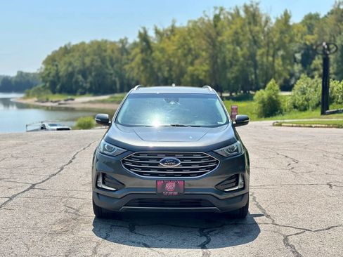 Used 2019 Ford Edge Titanium FWD image 2