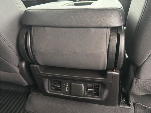 Used 2022 GMC Sierra 1500 Elevation image 28
