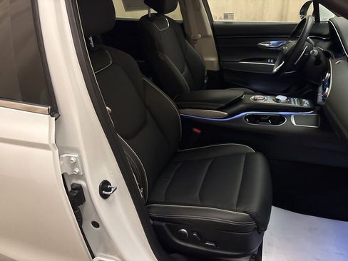 Used 2025 Genesis Electrified GV70 Advanced image 25