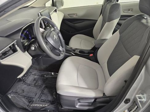 Used 2020 Toyota Corolla LE image 22