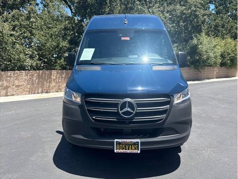 Used 2023 Mercedes-Benz Sprinter 2500 image 4