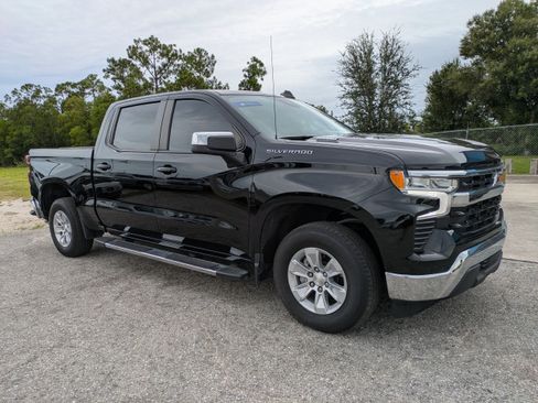 Used 2023 Chevrolet Silverado 1500 LT image 2