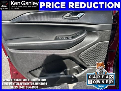 Used 2025 Jeep Grand Cherokee Laredo w/ Luxury Tech Group I AWD/4WD image 13