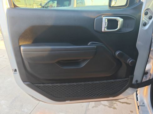 Used 2023 Jeep Wrangler Sport image 10