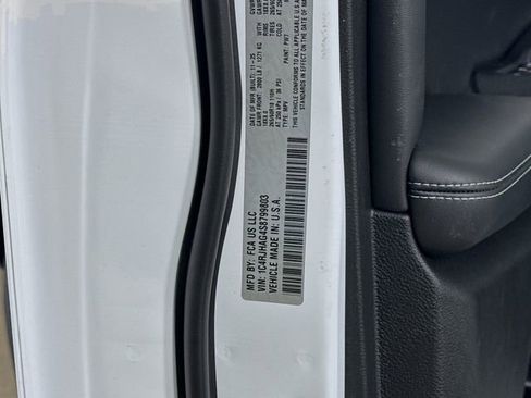 New 2025 Jeep Grand Cherokee Laredo image 30