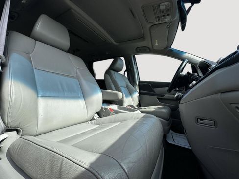 Used 2012 Honda Odyssey Touring Elite image 24