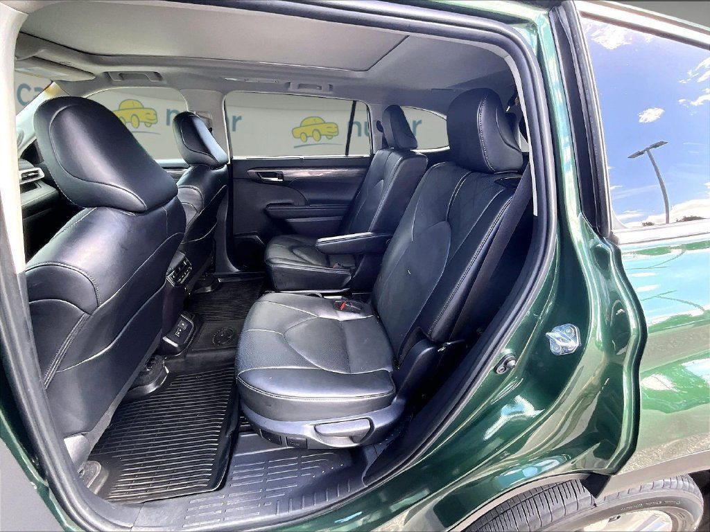 Used 2025 Toyota Highlander Platinum AWD/4WD image 15
