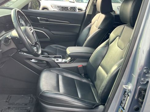 Used 2025 Kia Telluride S FWD image 24