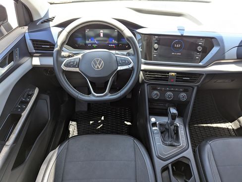 Used 2022 Volkswagen Taos SE FWD image 14