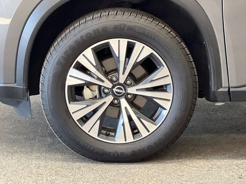 Used 2022 Nissan Rogue SV image 23