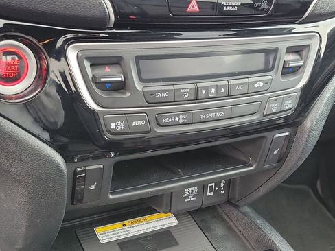 Certified 2022 Honda Ridgeline Black Edition image 17