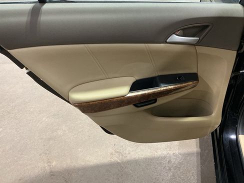 Used 2010 Honda Accord EX-L image 18