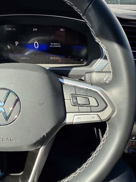 Used 2024 Volkswagen Tiguan SE AWD/4WD image 15