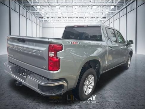 Used 2025 Chevrolet Silverado 1500 LT AWD/4WD image 4
