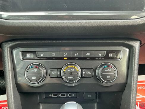 Used 2018 Volkswagen Tiguan SEL w/ 3rd Row Seat Package image 31