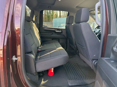 Used 2024 Chevrolet Silverado 2500 LT image 28