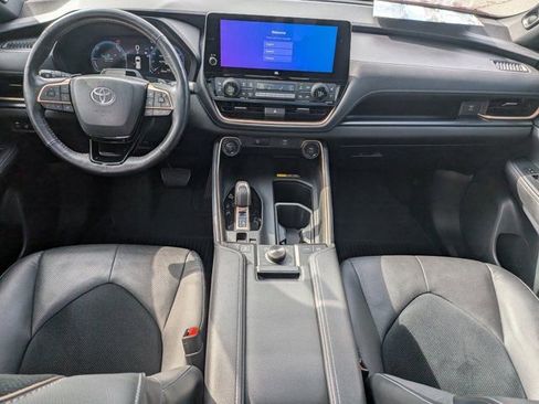 Used 2024 Toyota Grand Highlander AWD Hybrid image 16