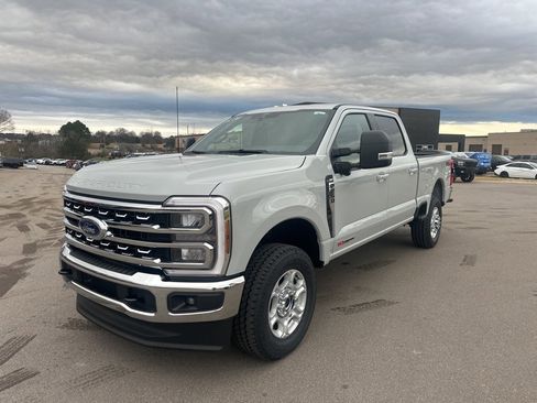 New 2026 Ford F250 XLT w/ XLT Premium Package image 3