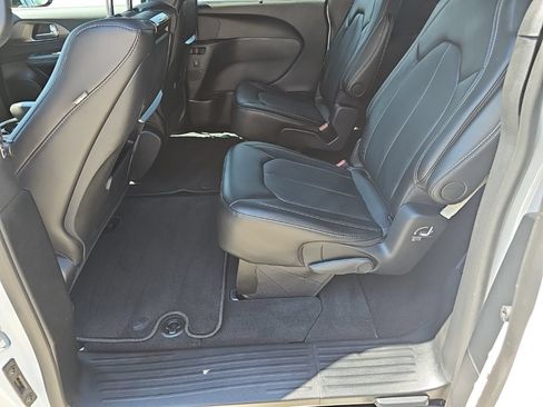 Used 2025 Chrysler Pacifica Select w/ Uconnect Theater Family Group AWD/4WD image 19