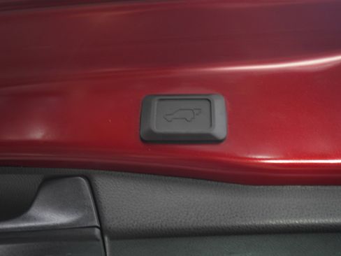 Used 2025 Toyota RAV4 XLE Premium w/ Weather Package AWD/4WD image 11