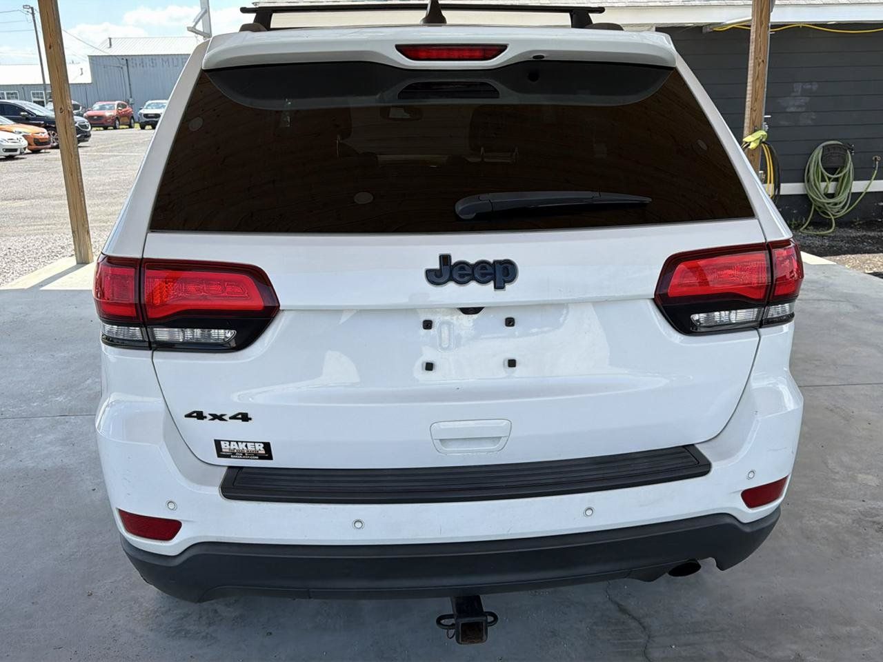Used 2018 Jeep Grand Cherokee Laredo AWD/4WD image 4