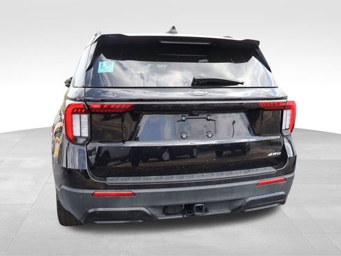 Used 2025 Ford Explorer ST-Line w/ ST-Line Street Pack image 6