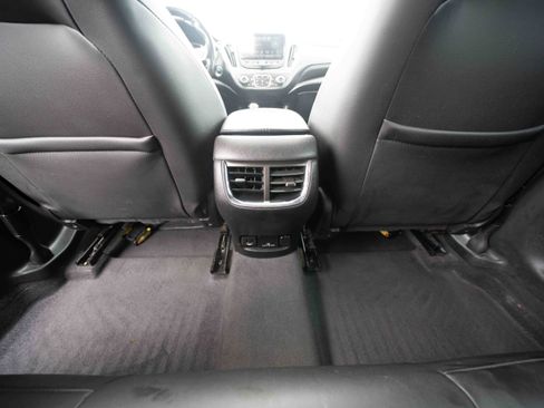 Used 2018 Chevrolet Malibu Premier w/ Premier Sun and Wheel Package FWD image 22