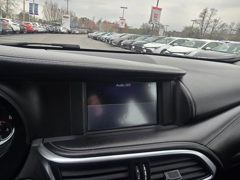 Used 2018 INFINITI QX30 Premium w/ Cargo Package image 22