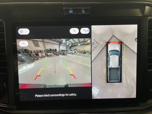 Used 2025 Ford F250 Platinum image 15