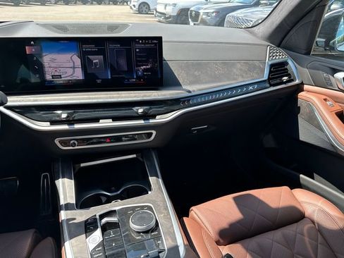 Used 2023 BMW X7 xDrive40i w/ M Sport Package image 55