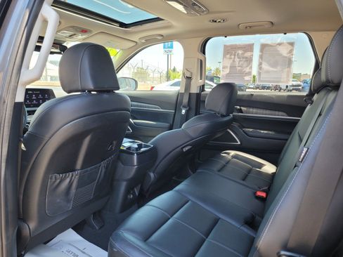 Used 2024 Kia Telluride EX FWD image 15