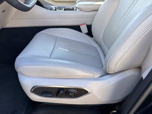 Certified 2025 Jeep Wagoneer 4WD image 17