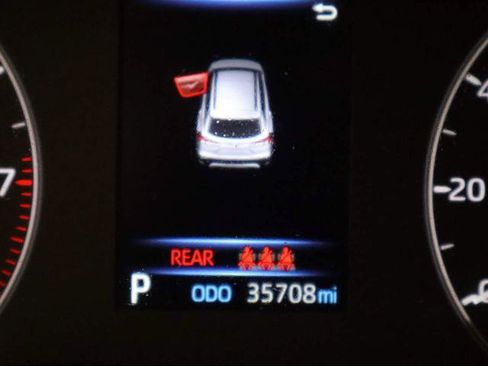 Used 2023 Toyota Corolla Cross LE FWD image 31