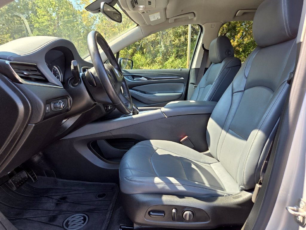 Used 2021 Buick Enclave Essence FWD image 9