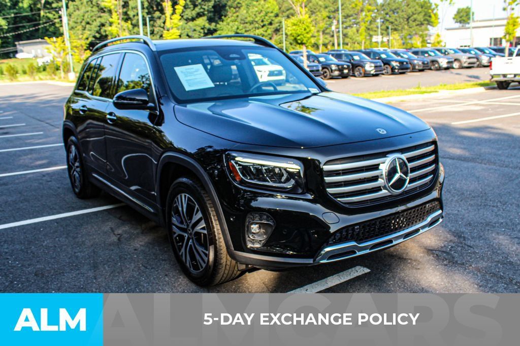 Used 2024 Mercedes-Benz GLB 250 4MATIC image 3