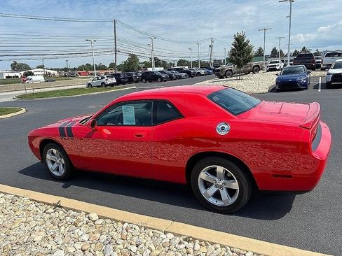 Used 2010 Dodge Challenger R/T RWD image 13