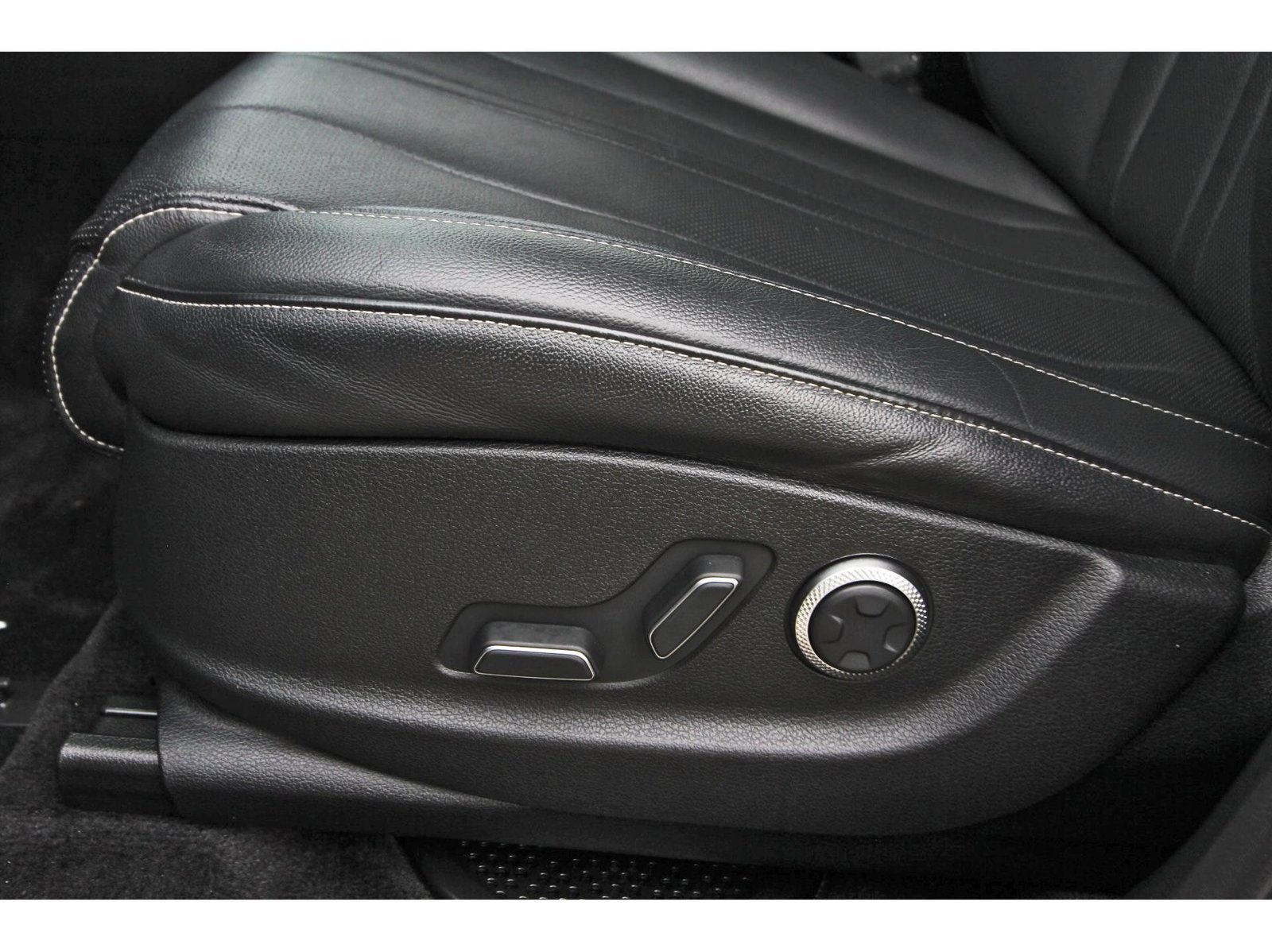 Used 2022 Genesis GV80 2.5T w/ Advanced Package 03 RWD image 31