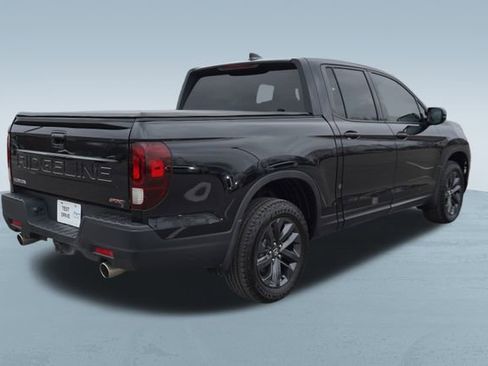 Used 2025 Honda Ridgeline Sport image 9