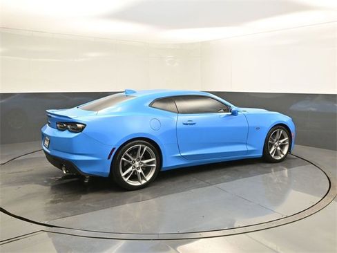Used 2022 Chevrolet Camaro LT w/ RS Package image 11