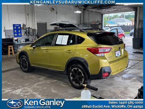 Certified 2021 Subaru Crosstrek 2.0i AWD/4WD image 3